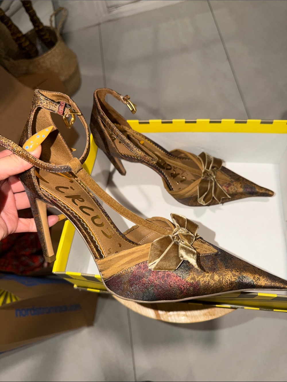 Circus by Sam Edelman Metallic Brown Velvet Bow Pointed-Toe Heels